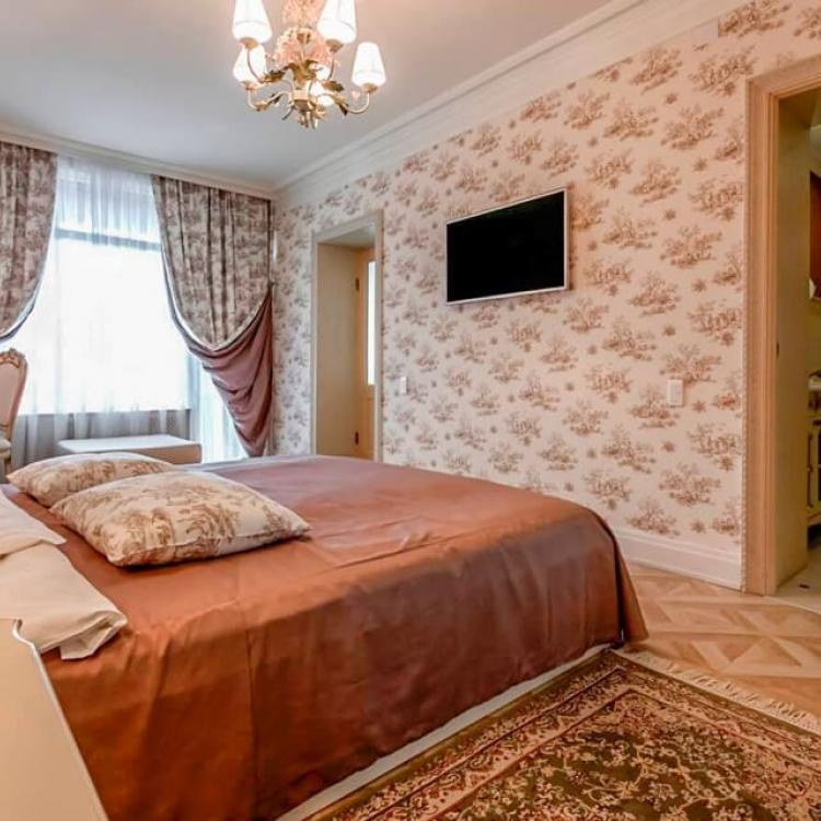 Интерьер спальни в 2 местных 3 комнатных Апартаментах Прованс санатория Джинал в Кисловодске